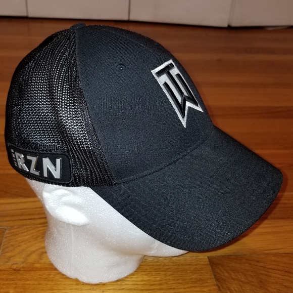 tiger woods flex fit hat
